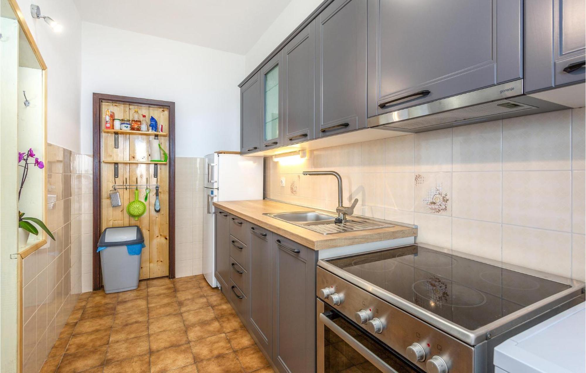 Nice Apartment In Lovran With Kitchen Zewnętrze zdjęcie